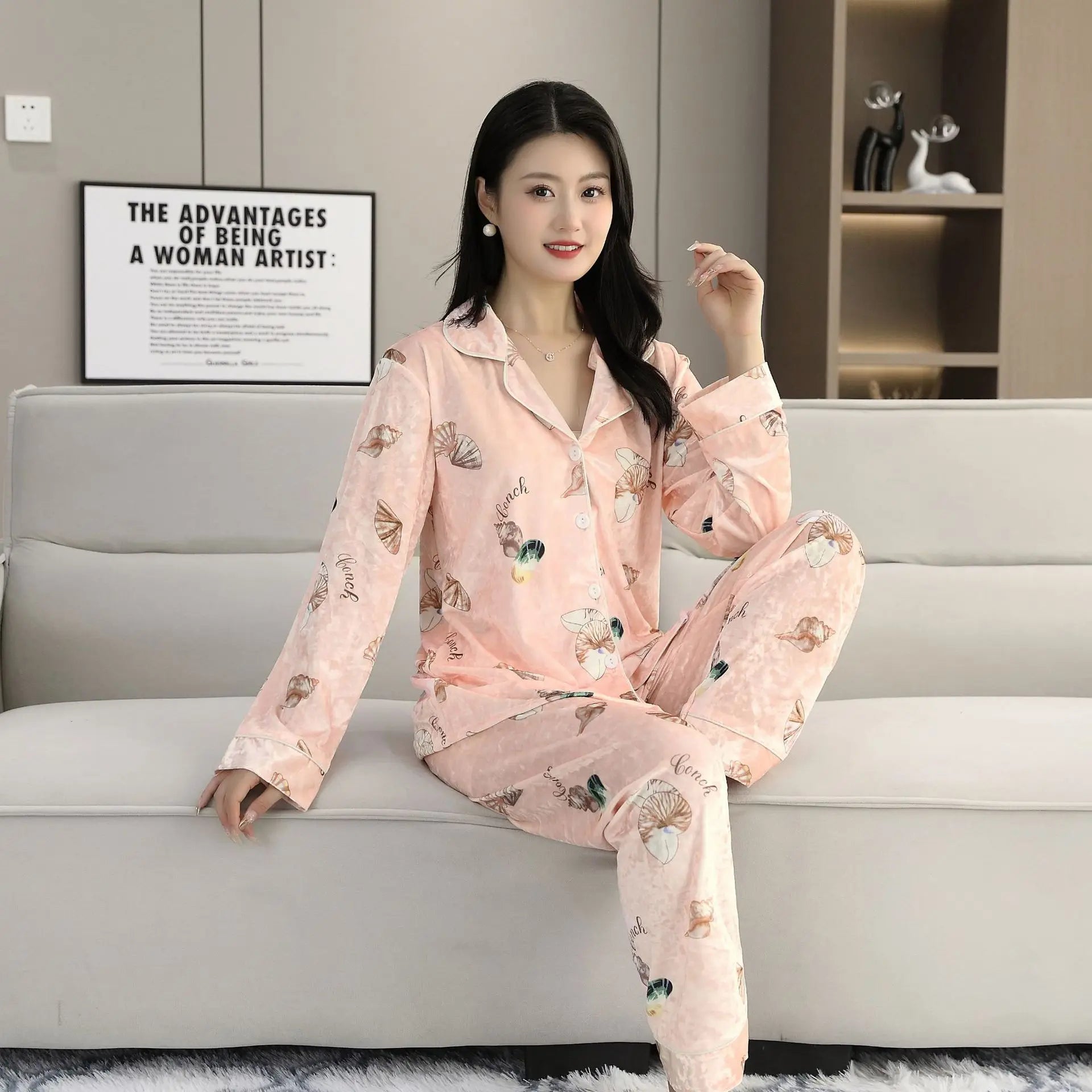 Elegant Women Pajamas 2-Piece Set long sleeved pants Print Velvet Pajamas Homewear Ladies Pajamas Women Sleepwear