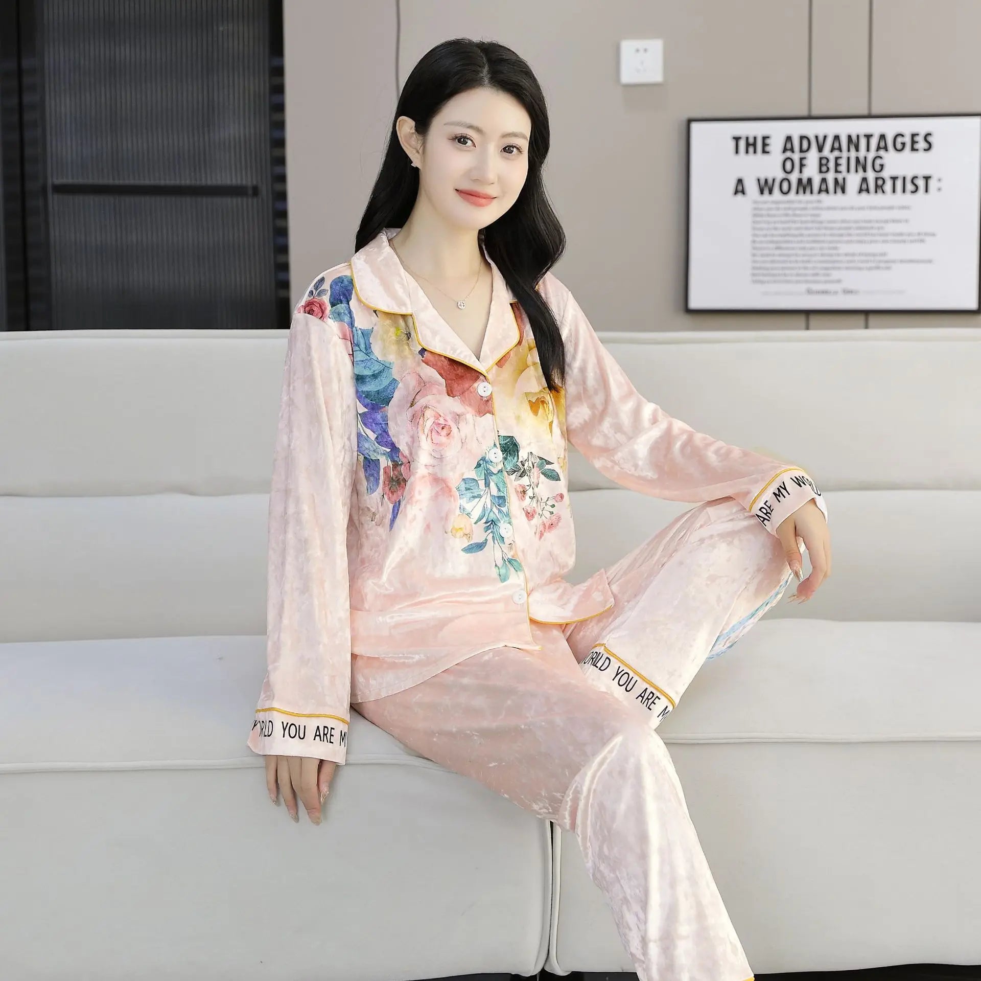 Elegant Women Pajamas 2-Piece Set long sleeved pants Print Velvet Pajamas Homewear Ladies Pajamas Women Sleepwear
