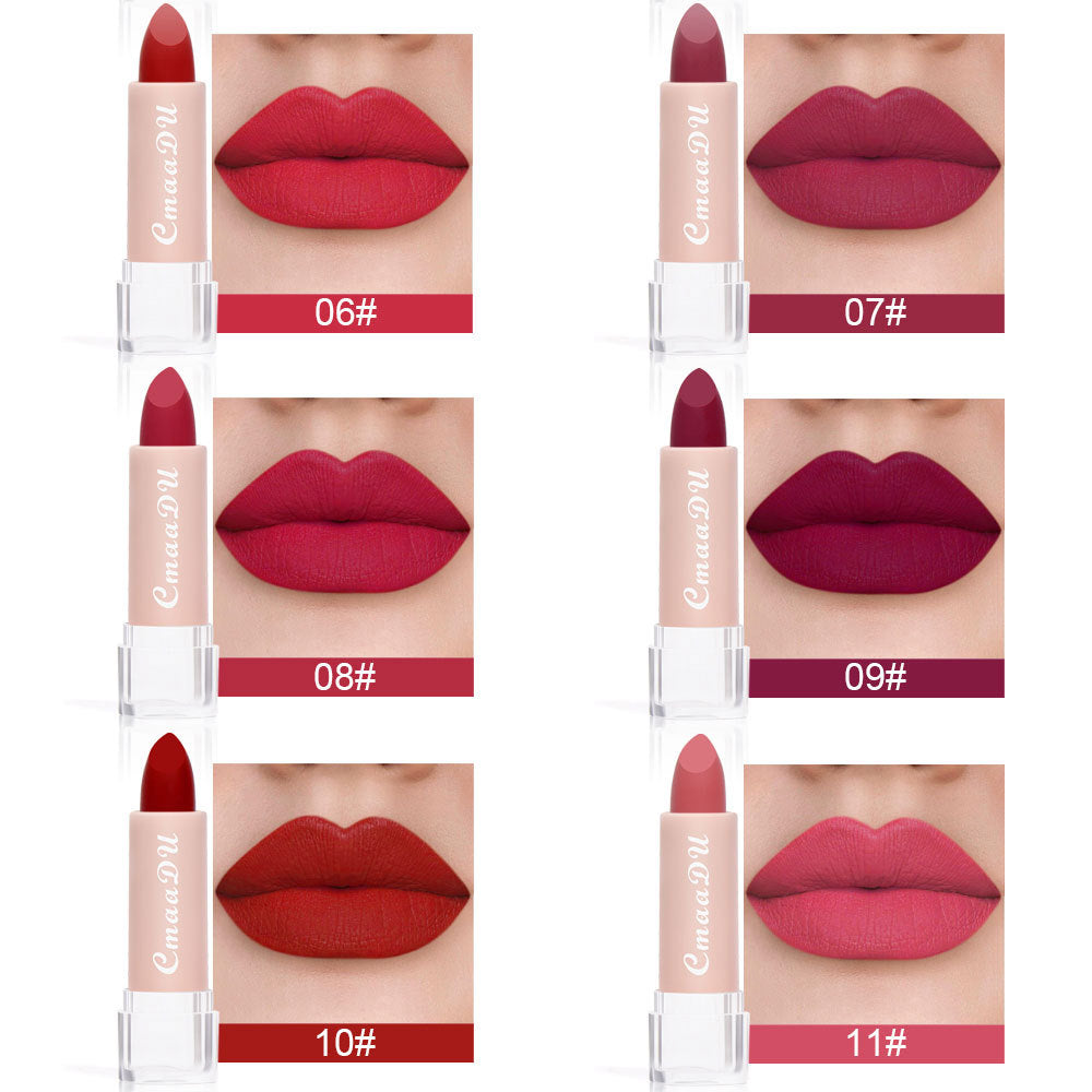أحمر الشفاه السائل من CmaaDu 15Color Pro يقدم تغطية غنية ومطفأة مع ملمس ناعم وخفيف بفضل تركيبته التي تحتوي على زيت خفيف.