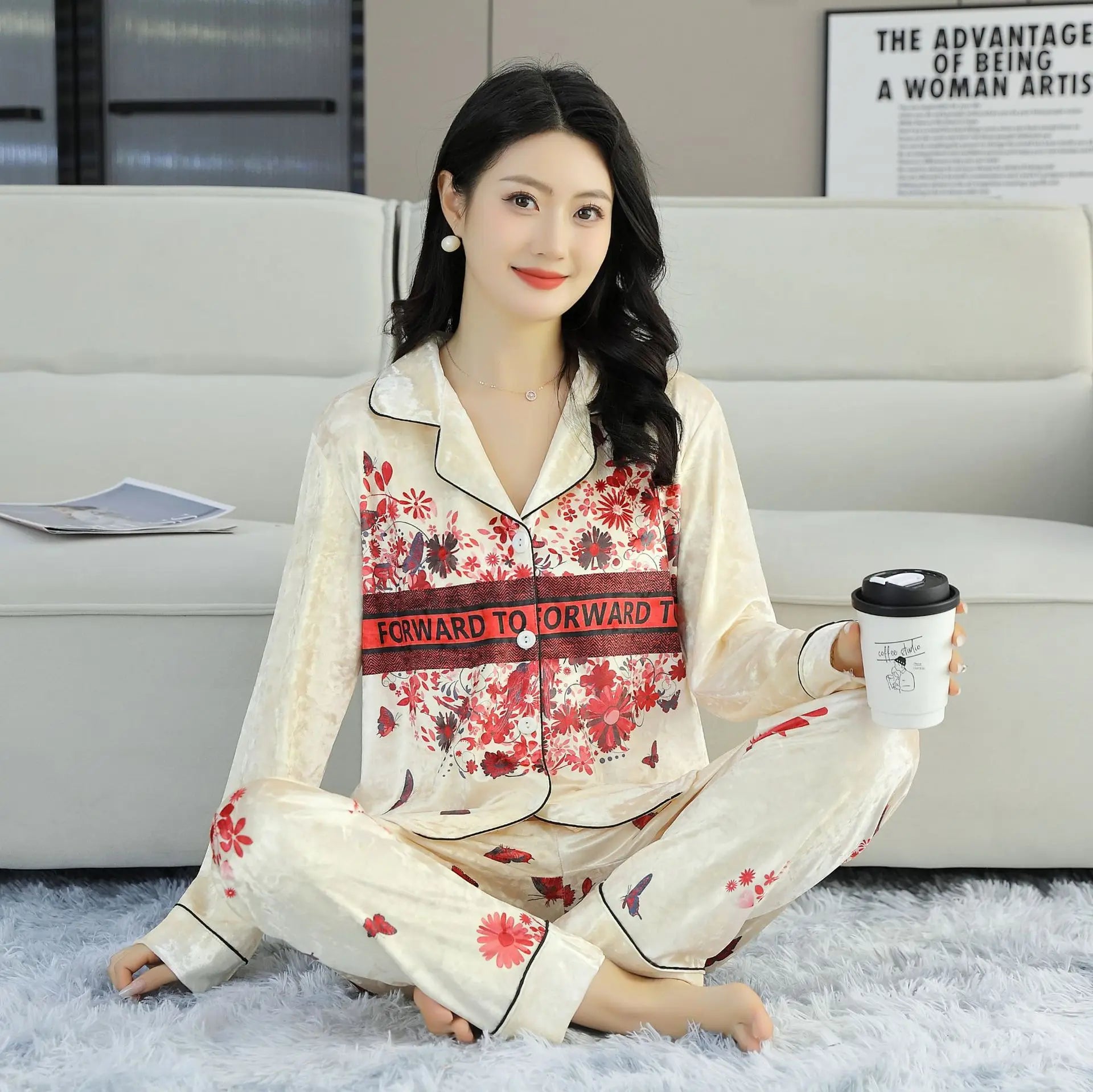 Elegant Women Pajamas 2-Piece Set long sleeved pants Print Velvet Pajamas Homewear Ladies Pajamas Women Sleepwear