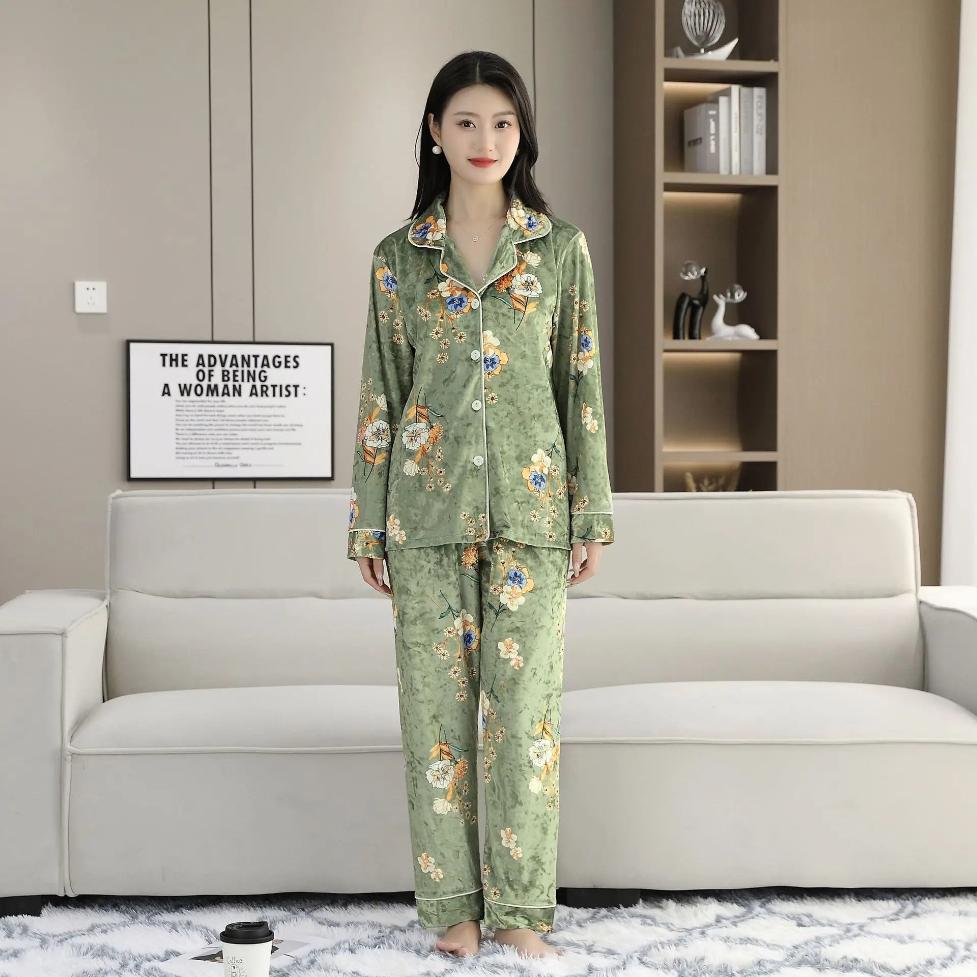 Elegant Women Pajamas 2-Piece Set long sleeved pants Print Velvet Pajamas Homewear Ladies Pajamas Women Sleepwear