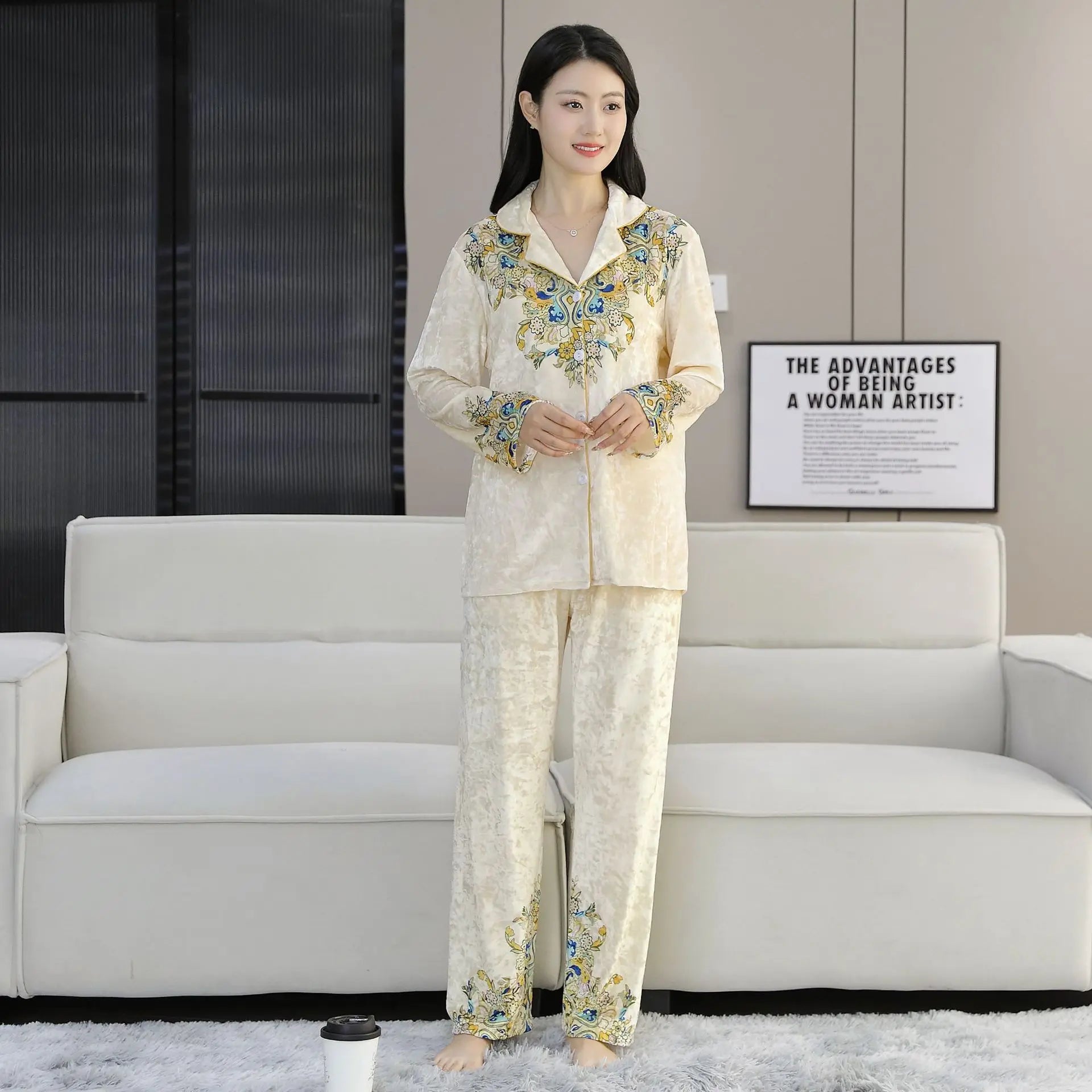 Elegant Women Pajamas 2-Piece Set long sleeved pants Print Velvet Pajamas Homewear Ladies Pajamas Women Sleepwear