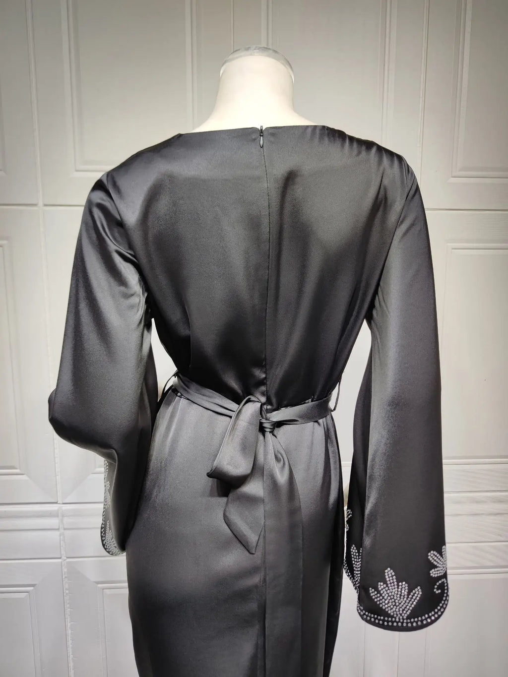 Elegant Satin Evening Gown Muslim Dress Women Abaya Long Sleeve Turkish Dresses Stylish Diamond Women Maxi Dress Dubai Kaftan