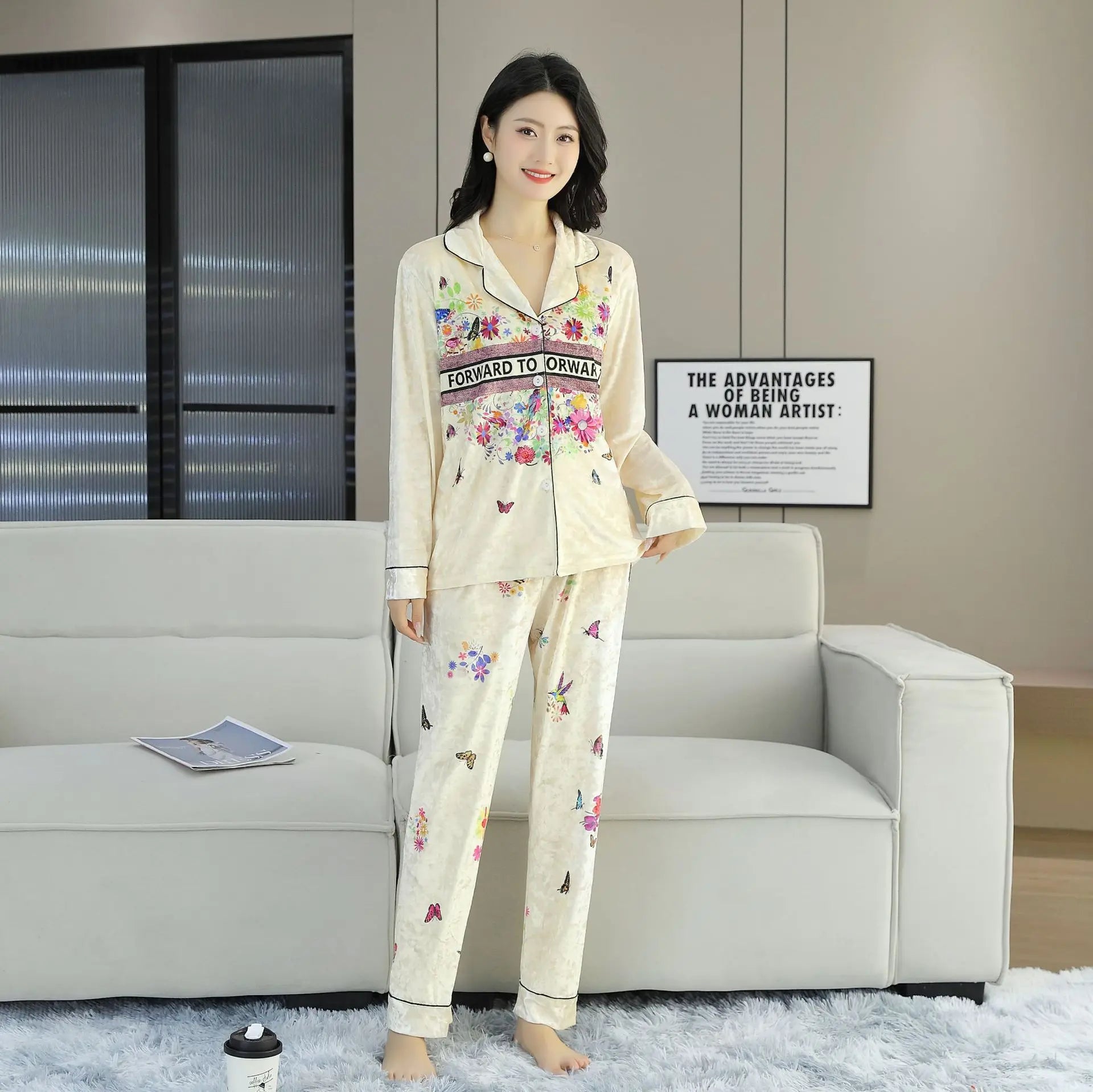 Elegant Women Pajamas 2-Piece Set long sleeved pants Print Velvet Pajamas Homewear Ladies Pajamas Women Sleepwear