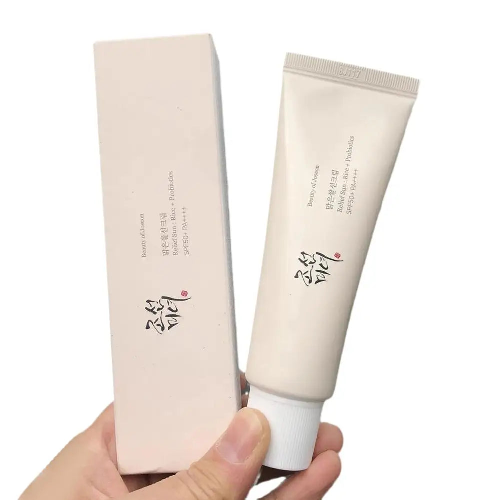 واقي شمس بالأرز والبروبيوتيك SPF50+ – حماية وترطيب يومي ☀️✨