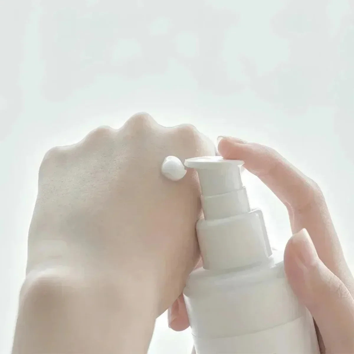 ونر وسيروم Lacto-C للعناية بالبشرة وتنظيف المسام