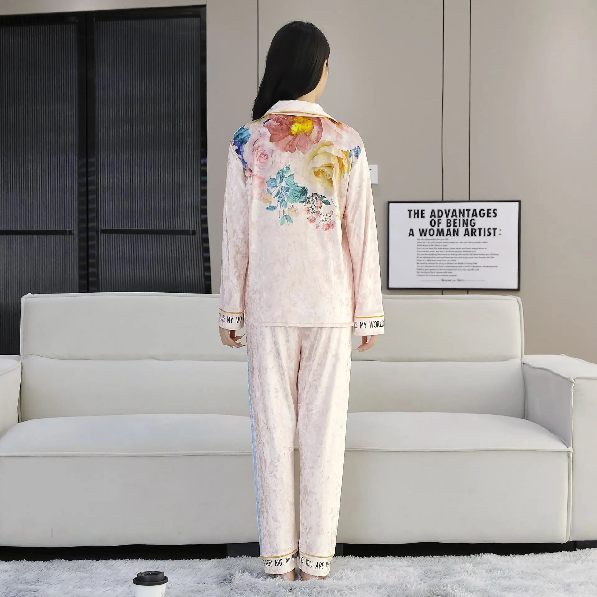 Elegant Women Pajamas 2-Piece Set long sleeved pants Print Velvet Pajamas Homewear Ladies Pajamas Women Sleepwear