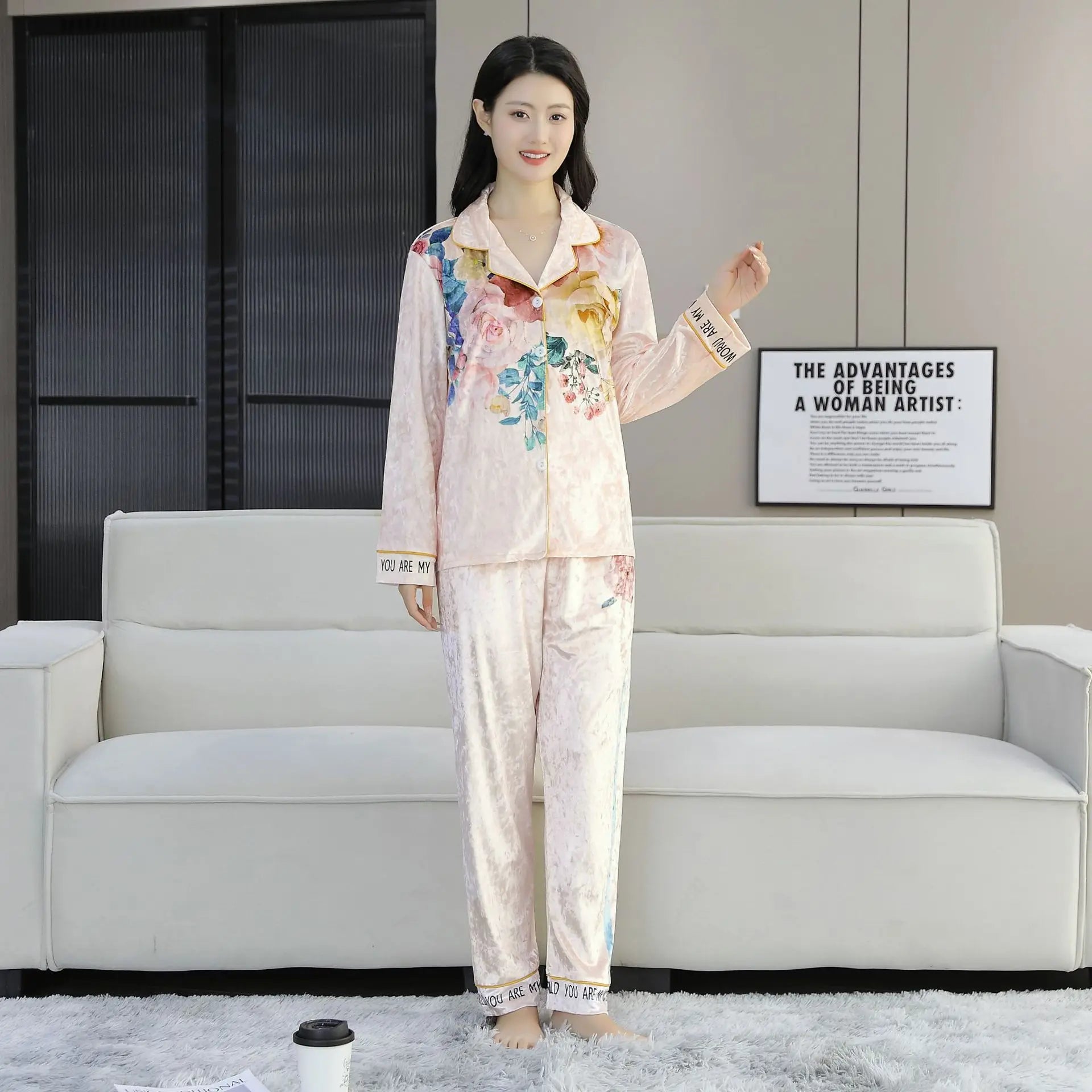 Elegant Women Pajamas 2-Piece Set long sleeved pants Print Velvet Pajamas Homewear Ladies Pajamas Women Sleepwear