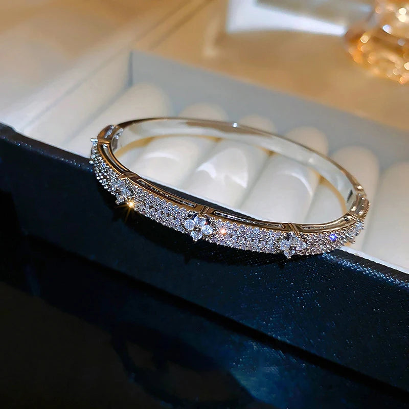 ANENJERY Four Leaf Flower Inlaid Shiny Zircon Bracelet for Women Girls Elegant Delicate Vintage French Jewelry Wedding Wholesale